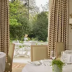 Chateau La Cheneviere Hotel 5*