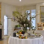 Chateau La Cheneviere Hotel