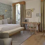 Chateau La Cheneviere 5*