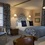 Chateau La Cheneviere Hotel