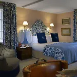 Chateau La Cheneviere Hotel