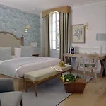 Chateau La Cheneviere Hotel