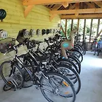 Hotel Chateau La Cheneviere 5*