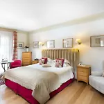 Hotel Chateau La Cheneviere 5*