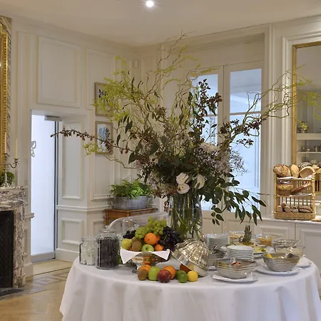 Chateau La Cheneviere Hotel