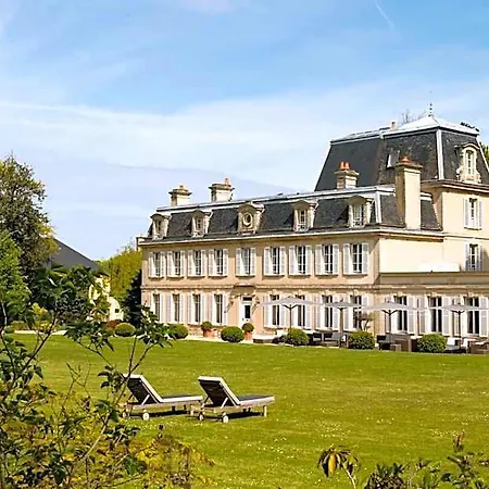 Chateau La Cheneviere Hotel 5*