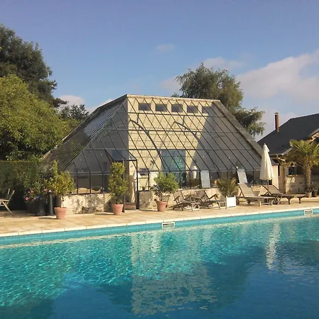 호텔 Chateau La Cheneviere 5*