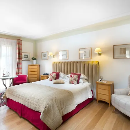 호텔 Chateau La Cheneviere 5*