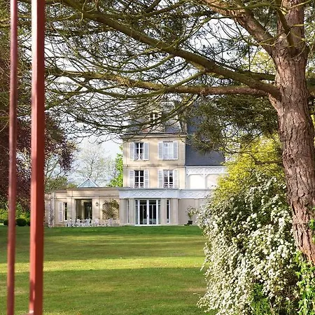 호텔 Chateau La Cheneviere 5*