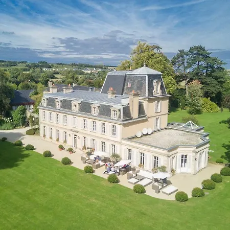 Hotel Chateau La Cheneviere 5*