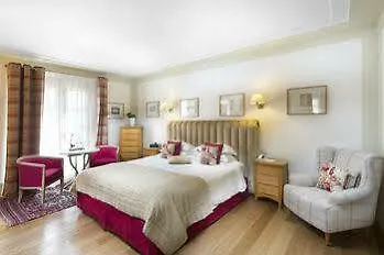 Chateau La Cheneviere Hotel