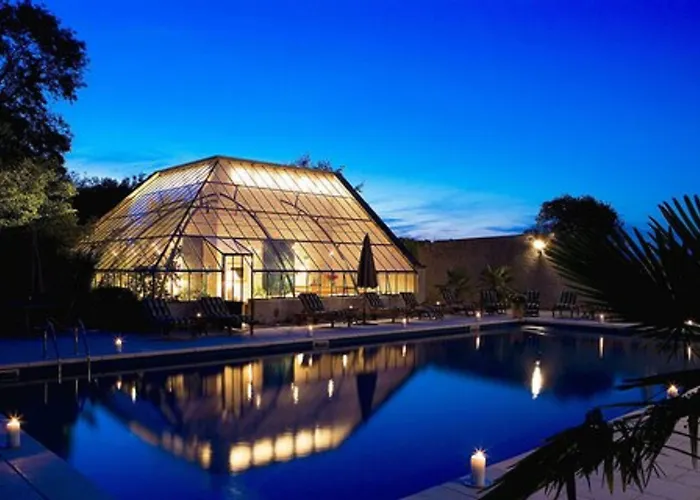 Chateau La Cheneviere Port-en-Bessin-Huppain