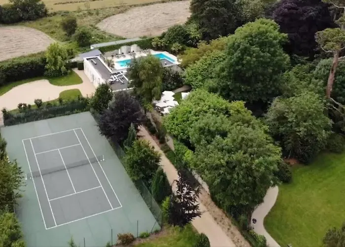 Chateau La Cheneviere 5* Port-en-Bessin-Huppain