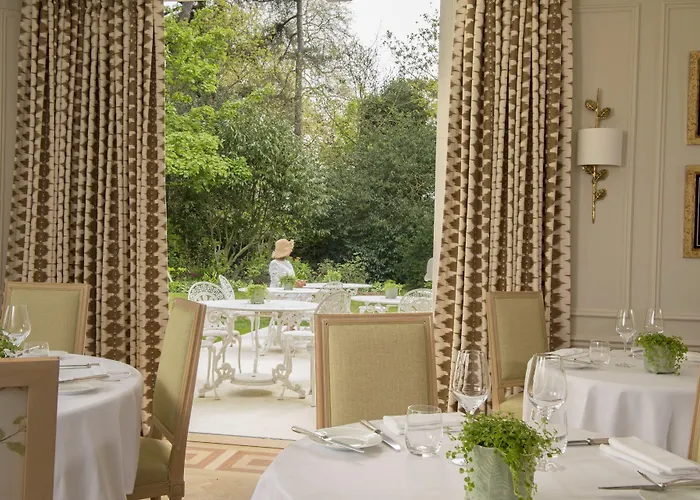 Chateau La Cheneviere Hotel 5*
