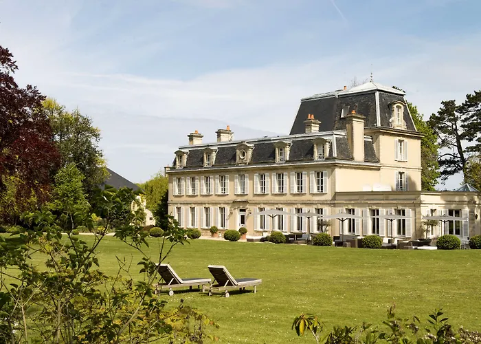Chateau La Cheneviere 5* ポール・アン・ベッサン・ユパン