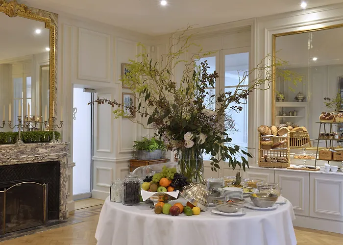 Chateau La Cheneviere ホテル