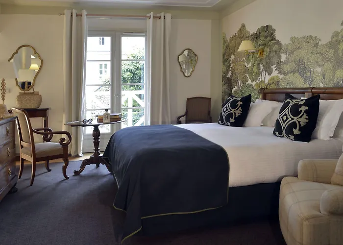 Chateau La Cheneviere Hotel