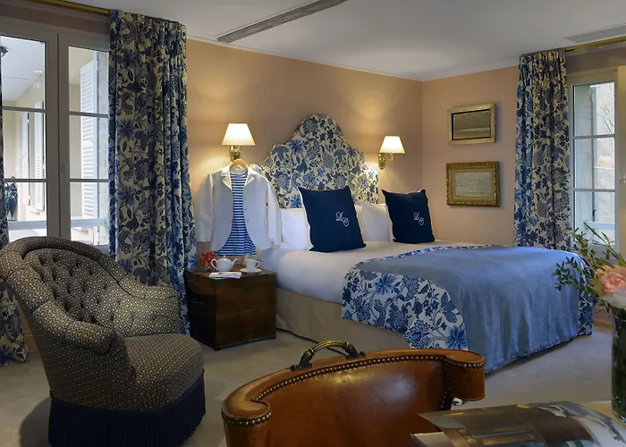 Chateau La Cheneviere Hotel