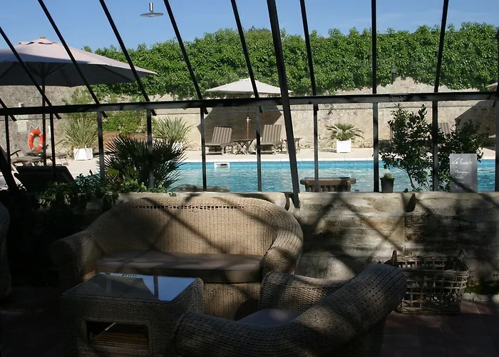 Chateau La Cheneviere Port-en-Bessin-Huppain