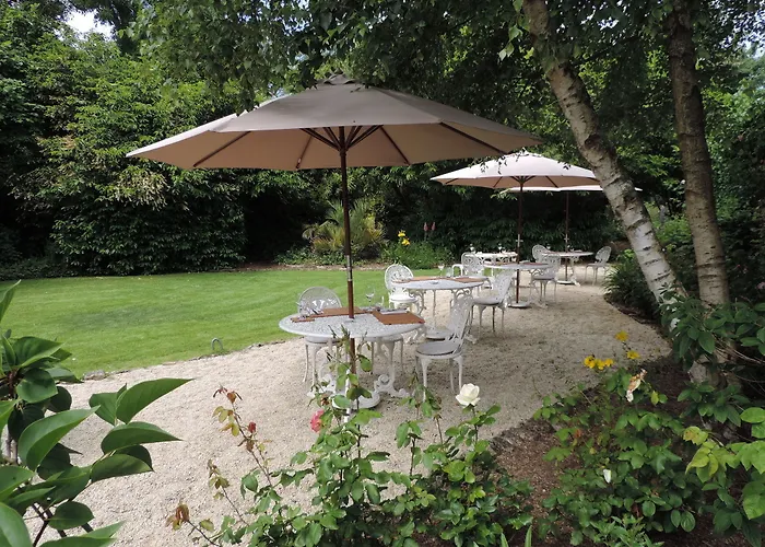 Chateau La Cheneviere Port-en-Bessin-Huppain