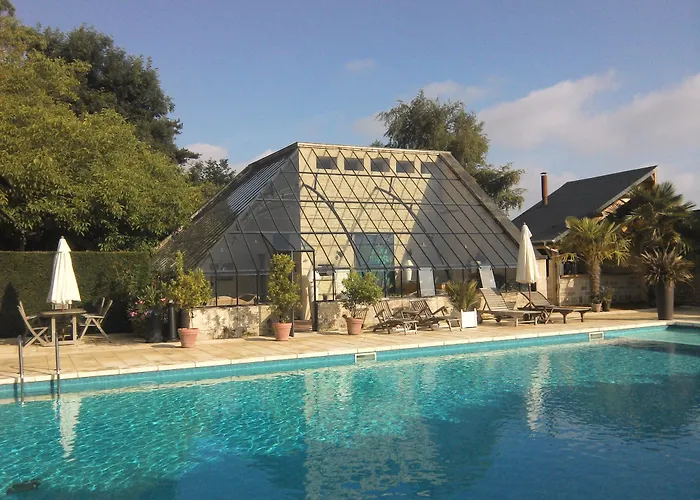 Hotel Chateau La Cheneviere 5*