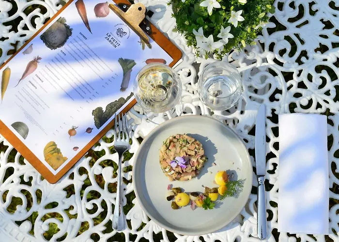 Chateau La Cheneviere ホテル