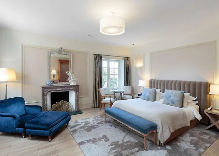 ホテル Chateau La Cheneviere 5*