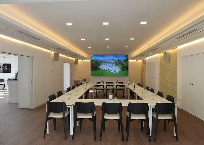 Chateau La Cheneviere ホテル