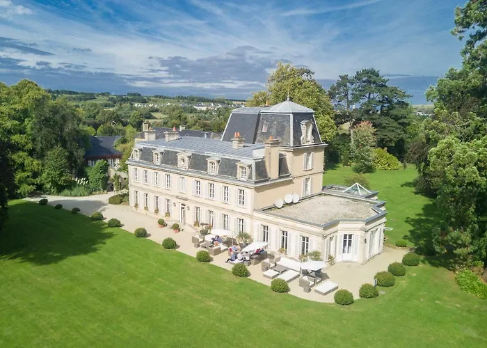 Hotel Chateau La Cheneviere 5*